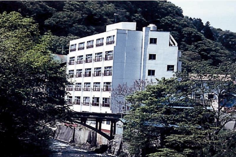 Hôtel Aizu Higashiyama Onsen Tsuki No Akari Extérieur photo